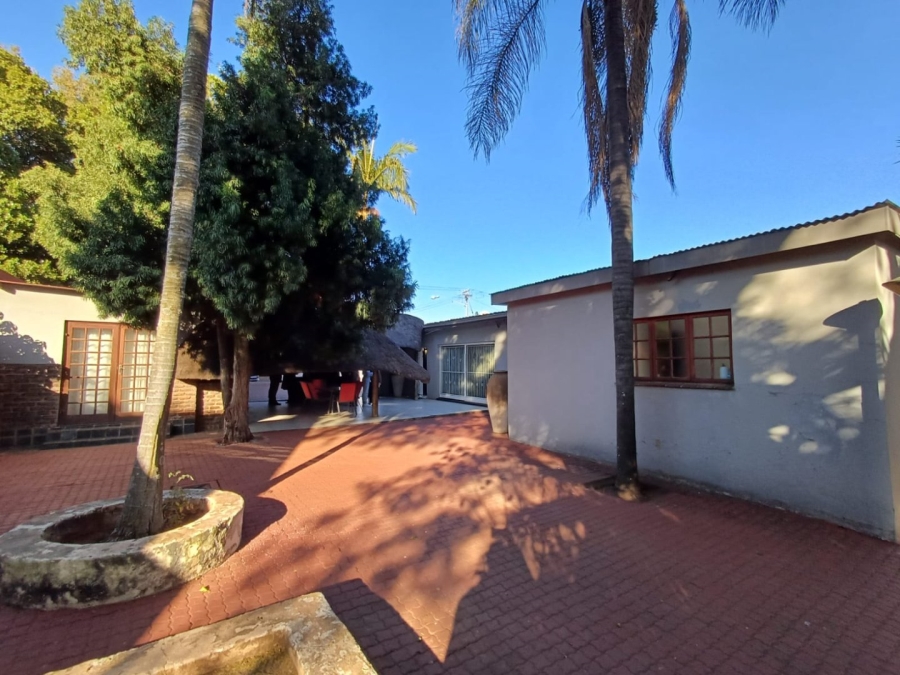 5 Bedroom Property for Sale in Sinoville Gauteng