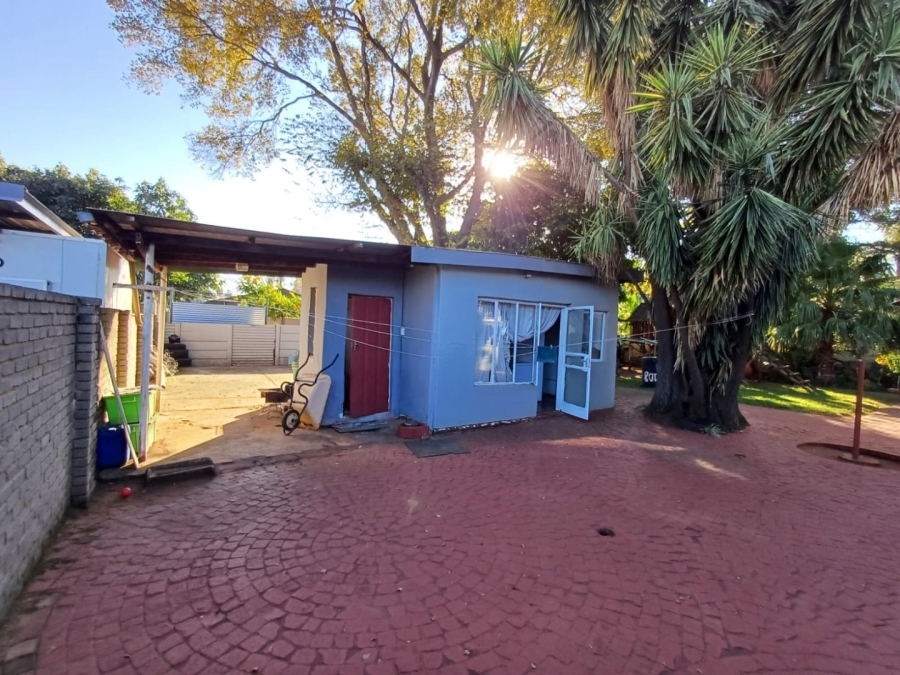 5 Bedroom Property for Sale in Sinoville Gauteng