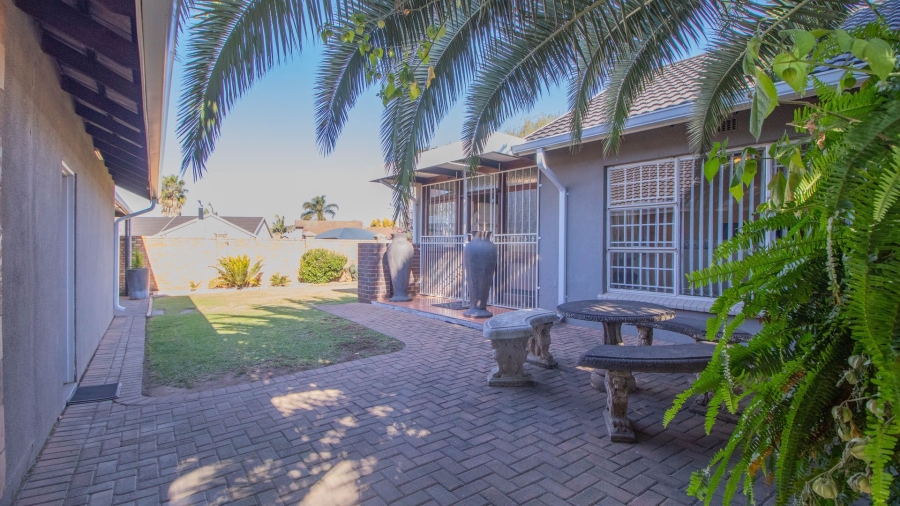 4 Bedroom Property for Sale in Witkoppie Ridge Gauteng