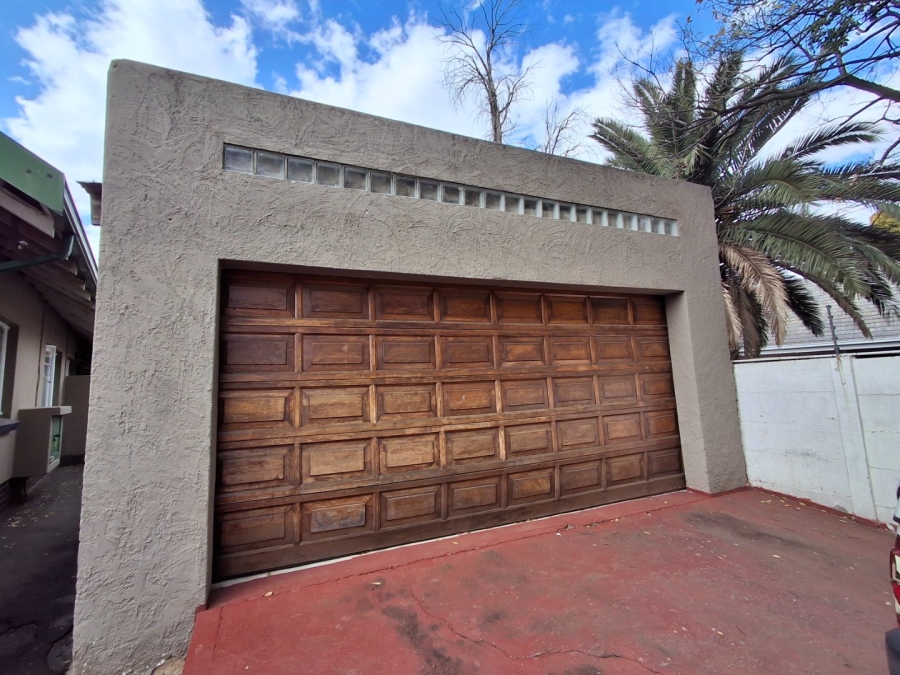 4 Bedroom Property for Sale in Lombardy East Gauteng