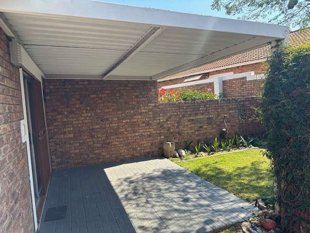 2 Bedroom Property for Sale in Honeydew Grove Gauteng