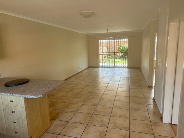 2 Bedroom Property for Sale in Honeydew Grove Gauteng