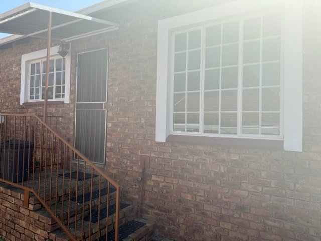 2 Bedroom Property for Sale in Honeydew Grove Gauteng