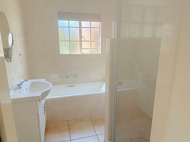 2 Bedroom Property for Sale in Honeydew Grove Gauteng