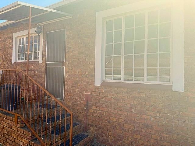 2 Bedroom Property for Sale in Honeydew Grove Gauteng