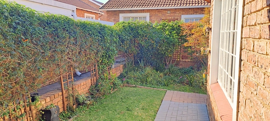 2 Bedroom Property for Sale in Honeydew Grove Gauteng