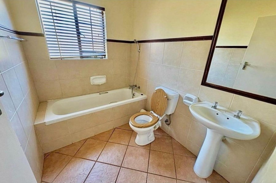 To Let 3 Bedroom Property for Rent in Noordwyk Gauteng