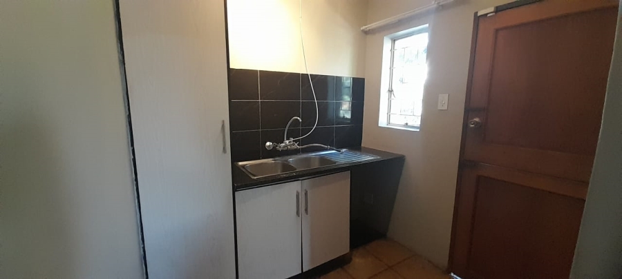 To Let 6 Bedroom Property for Rent in Waterkloof Ridge Gauteng