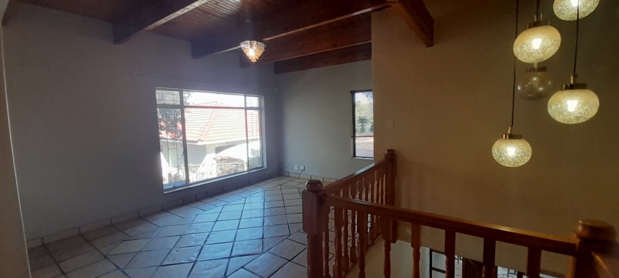 To Let 6 Bedroom Property for Rent in Waterkloof Ridge Gauteng