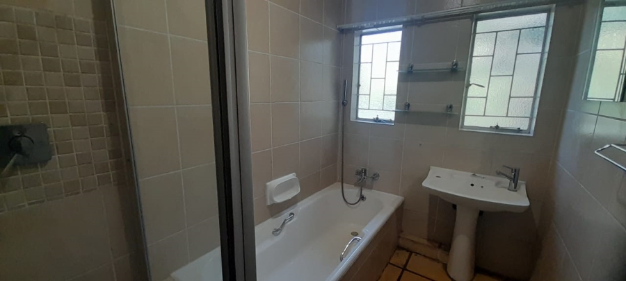 To Let 6 Bedroom Property for Rent in Waterkloof Ridge Gauteng