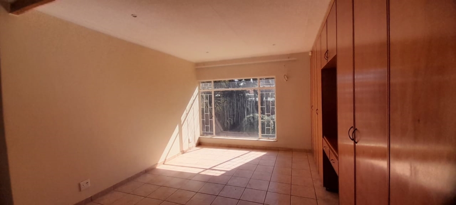 To Let 6 Bedroom Property for Rent in Waterkloof Ridge Gauteng