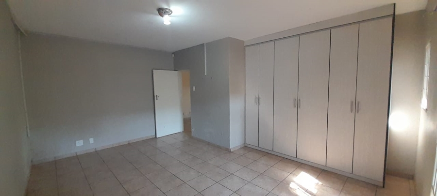 To Let 6 Bedroom Property for Rent in Waterkloof Ridge Gauteng