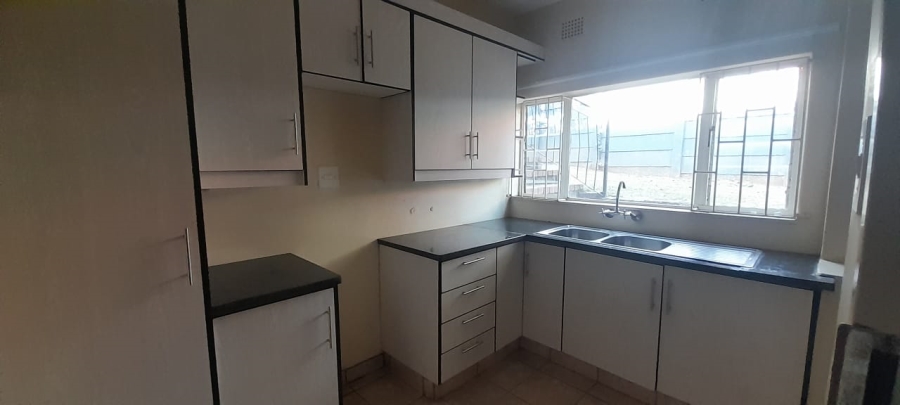 To Let 6 Bedroom Property for Rent in Waterkloof Ridge Gauteng