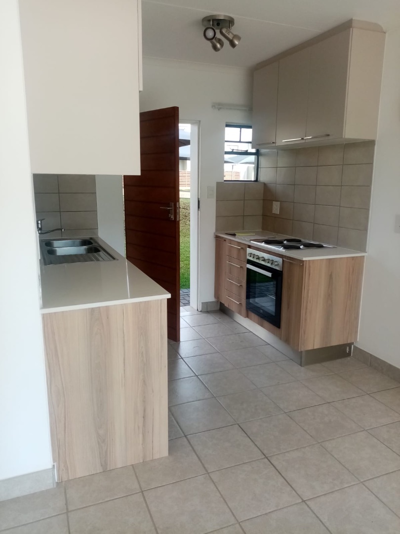 To Let 4 Bedroom Property for Rent in Esther Park Gauteng