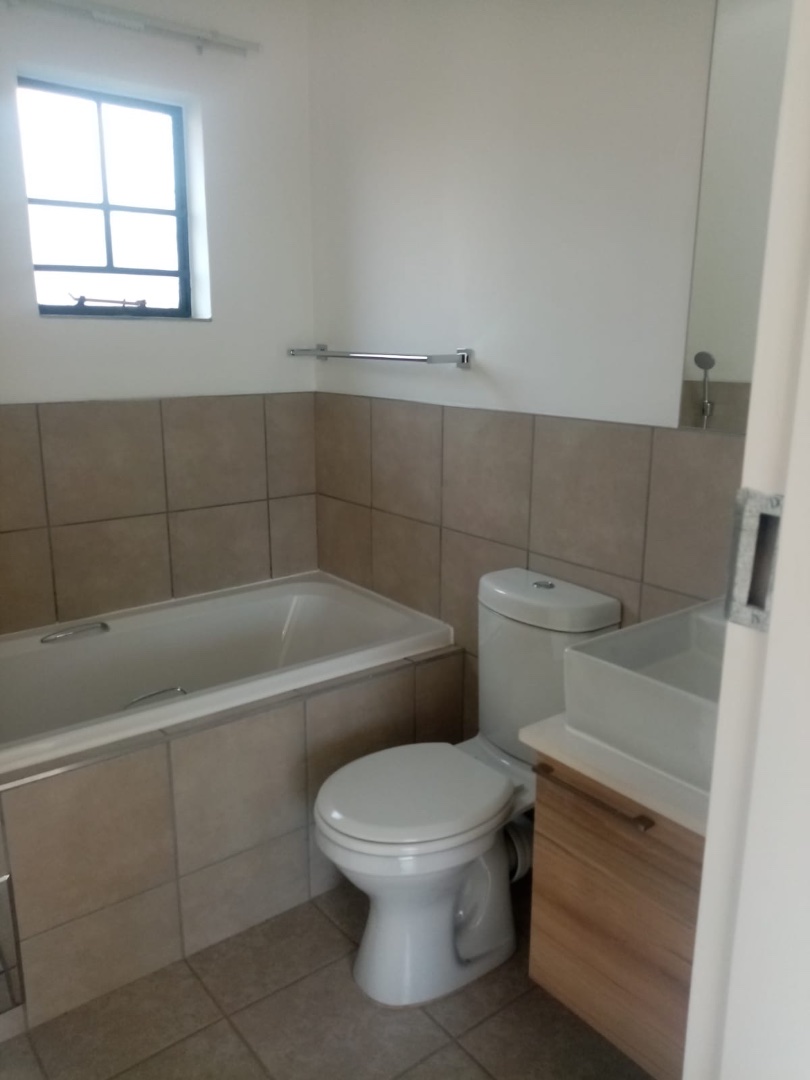 To Let 4 Bedroom Property for Rent in Esther Park Gauteng