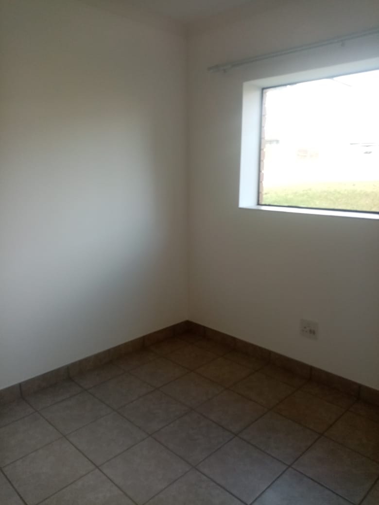 To Let 4 Bedroom Property for Rent in Esther Park Gauteng