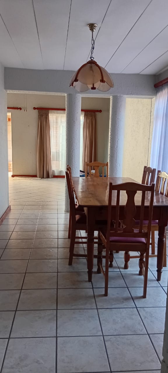 5 Bedroom Property for Sale in Doornpoort Gauteng