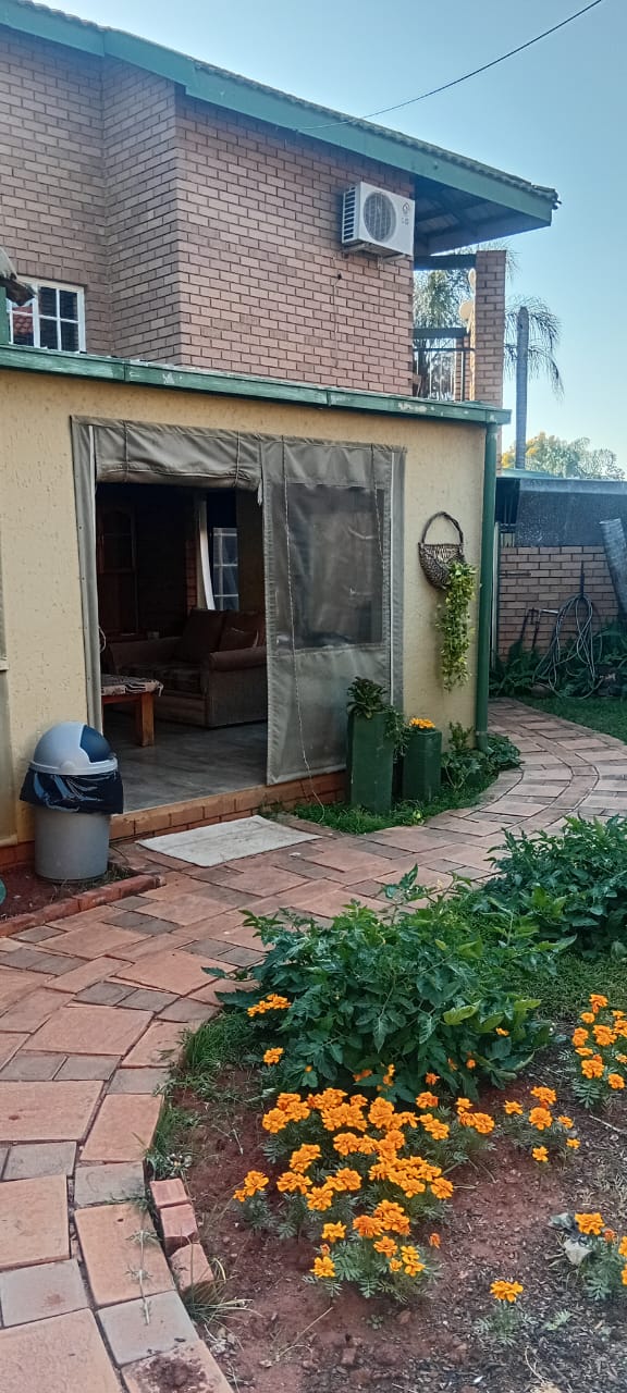 5 Bedroom Property for Sale in Doornpoort Gauteng