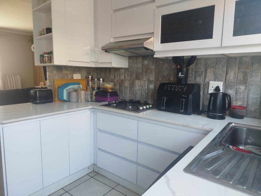 3 Bedroom Property for Sale in Kirkney Gauteng