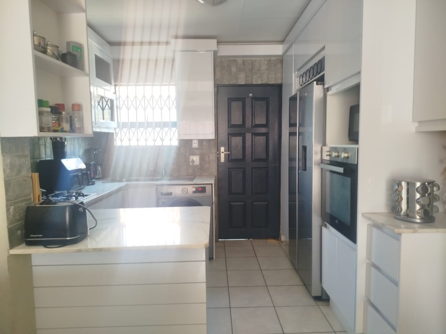 3 Bedroom Property for Sale in Kirkney Gauteng