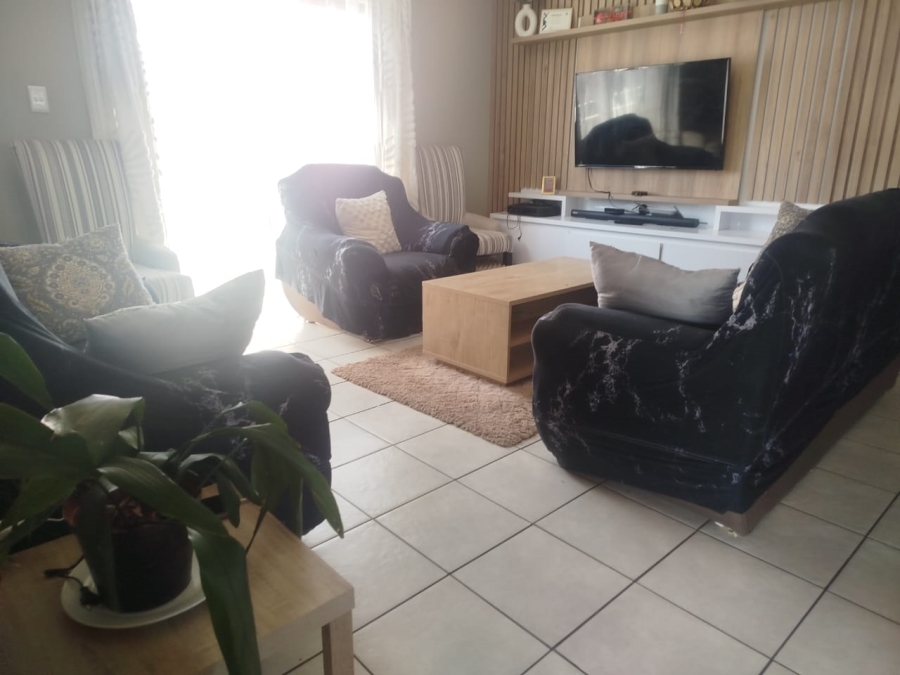 3 Bedroom Property for Sale in Kirkney Gauteng