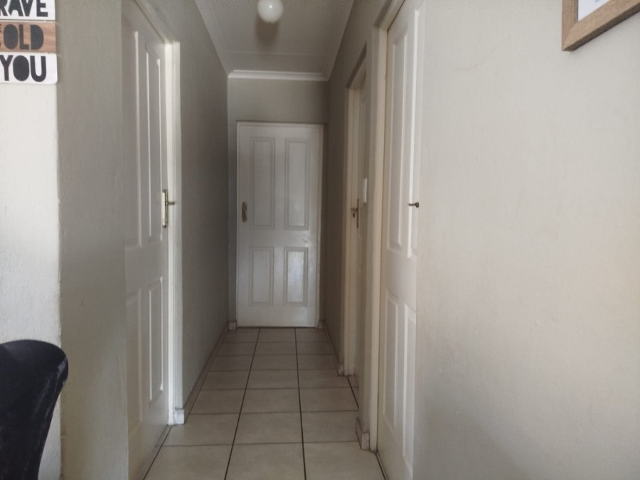 3 Bedroom Property for Sale in Kirkney Gauteng