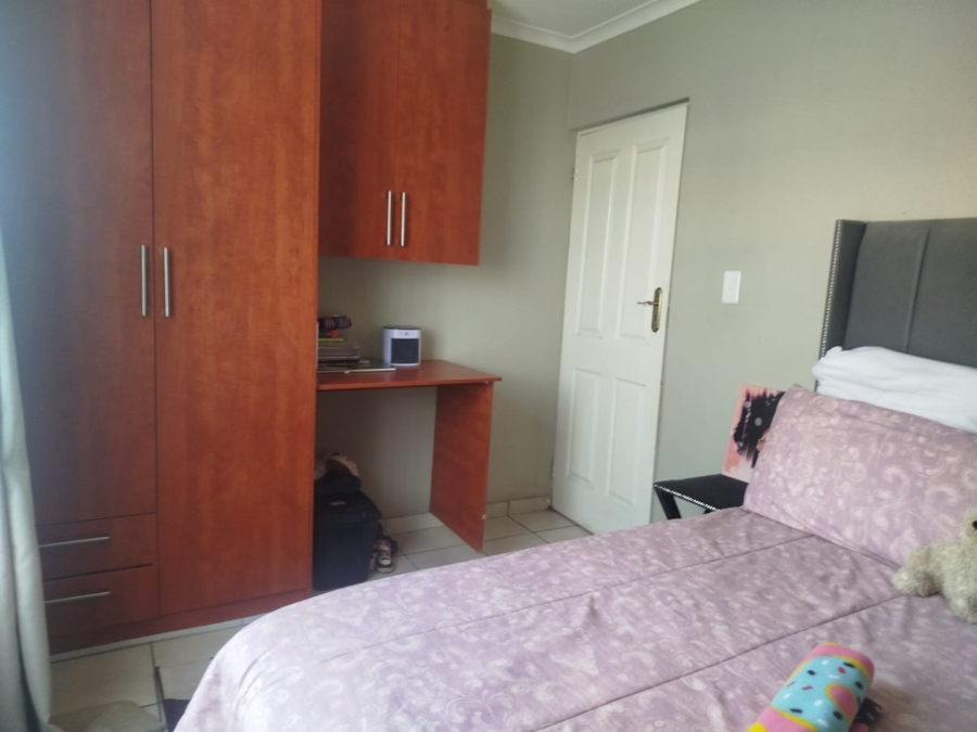 3 Bedroom Property for Sale in Kirkney Gauteng