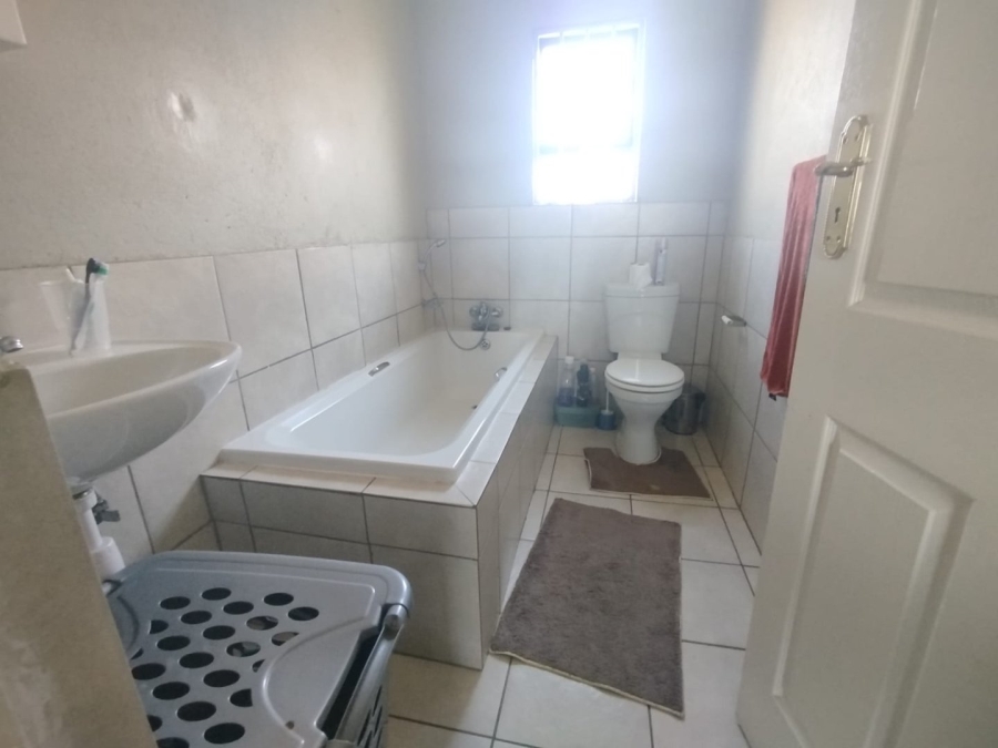 3 Bedroom Property for Sale in Kirkney Gauteng
