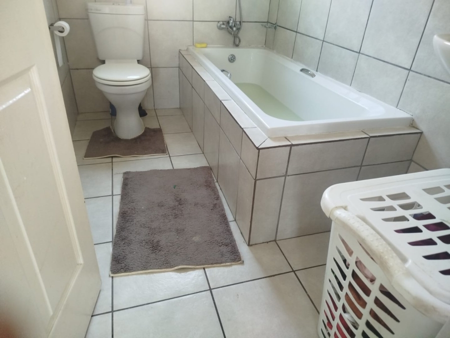 3 Bedroom Property for Sale in Kirkney Gauteng