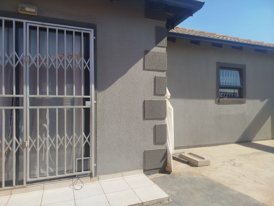 3 Bedroom Property for Sale in Kirkney Gauteng