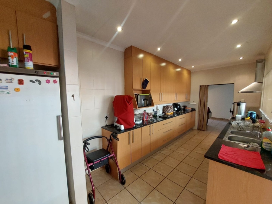 5 Bedroom Property for Sale in Magalieskruin Gauteng