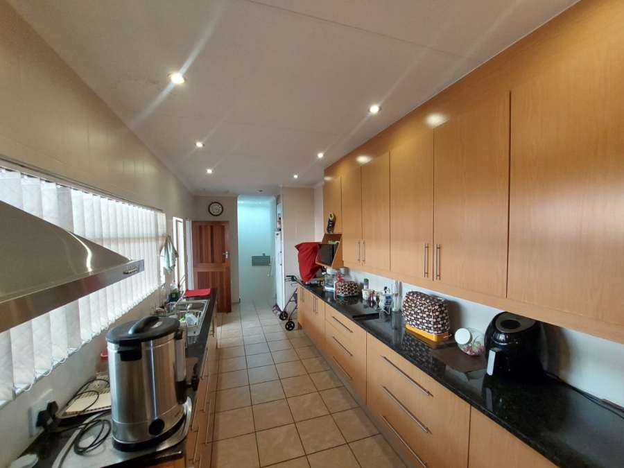 5 Bedroom Property for Sale in Magalieskruin Gauteng