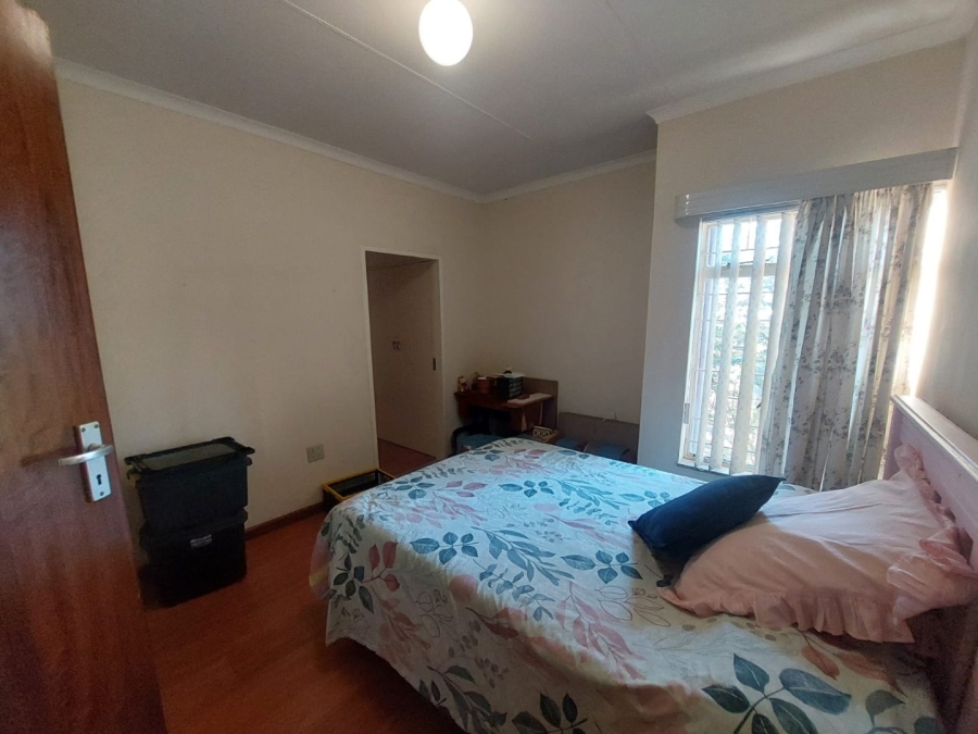 5 Bedroom Property for Sale in Magalieskruin Gauteng