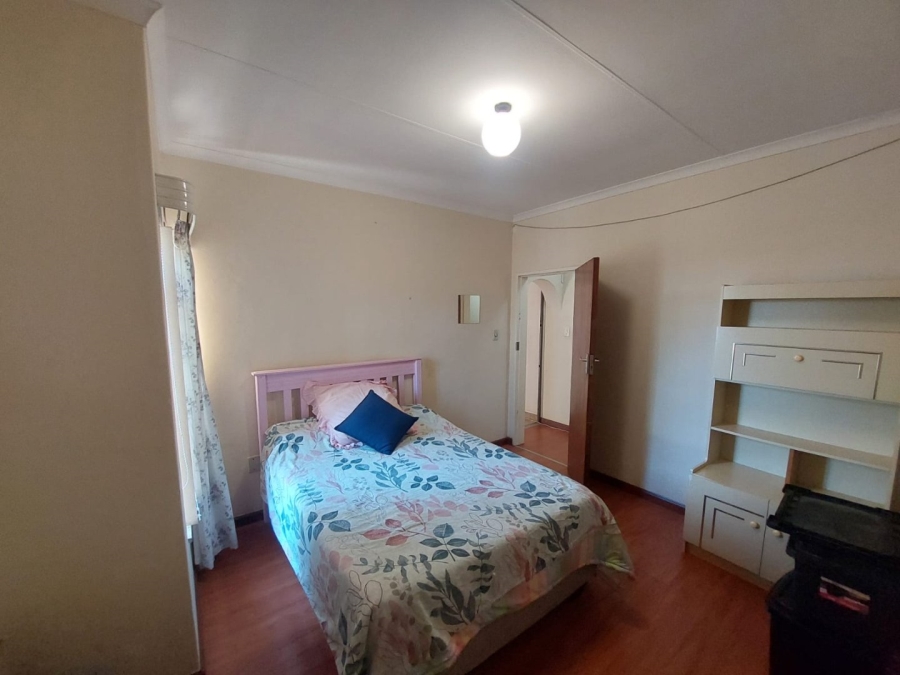 5 Bedroom Property for Sale in Magalieskruin Gauteng