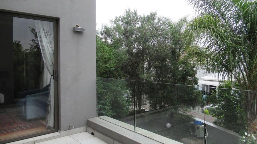 5 Bedroom Property for Sale in Stone River Estate Gauteng