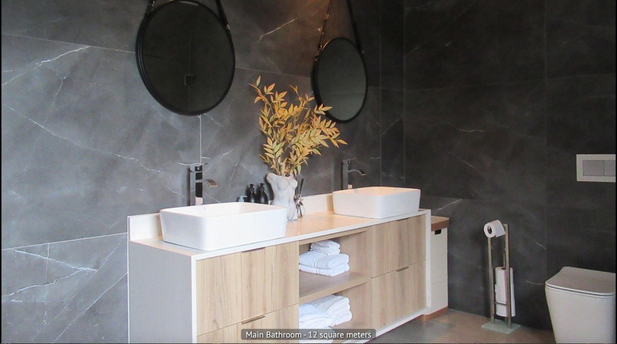 5 Bedroom Property for Sale in Stone River Estate Gauteng