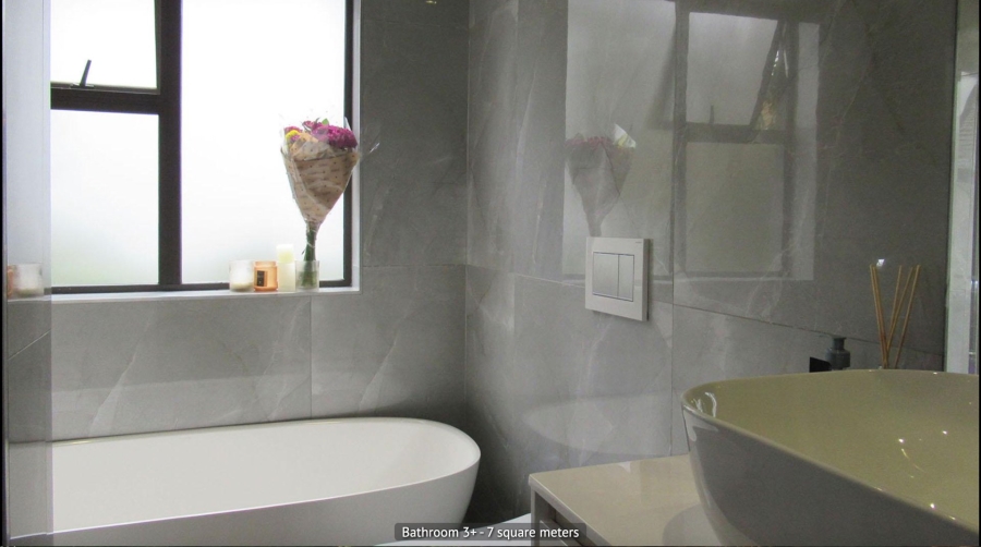 5 Bedroom Property for Sale in Stone River Estate Gauteng