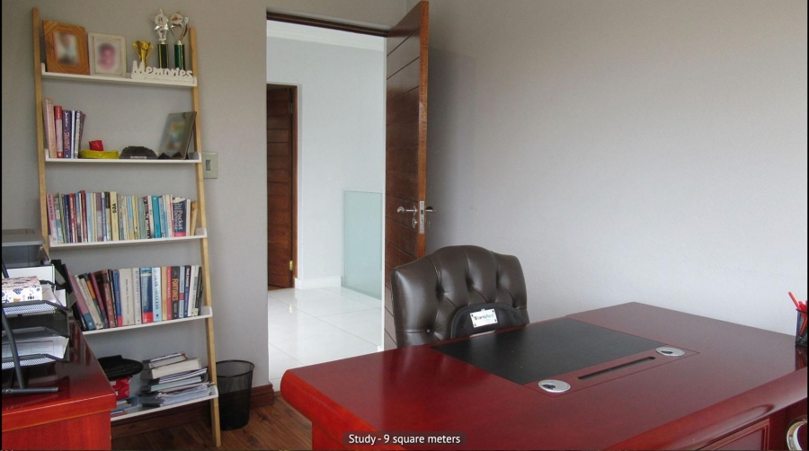 5 Bedroom Property for Sale in Stone River Estate Gauteng