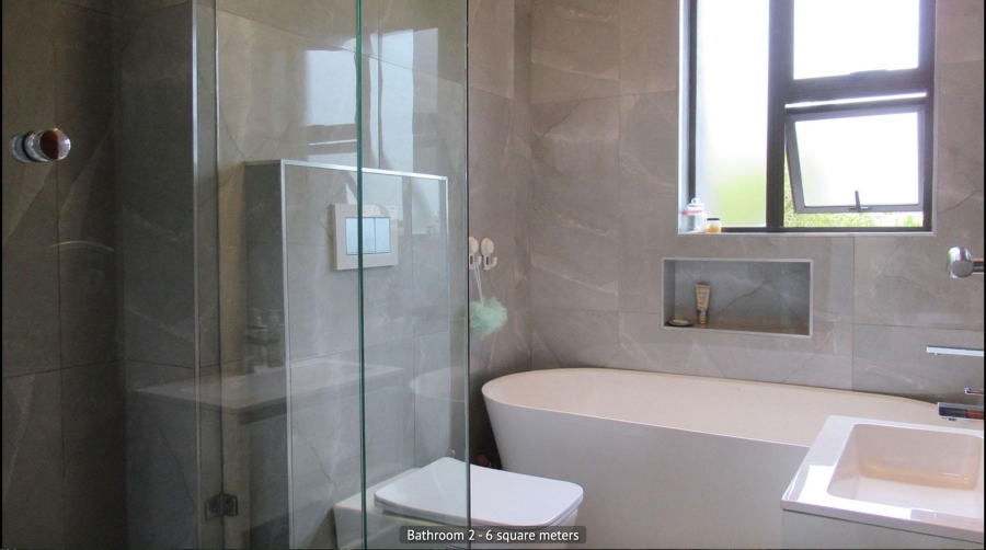 5 Bedroom Property for Sale in Stone River Estate Gauteng