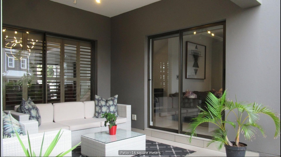 5 Bedroom Property for Sale in Stone River Estate Gauteng
