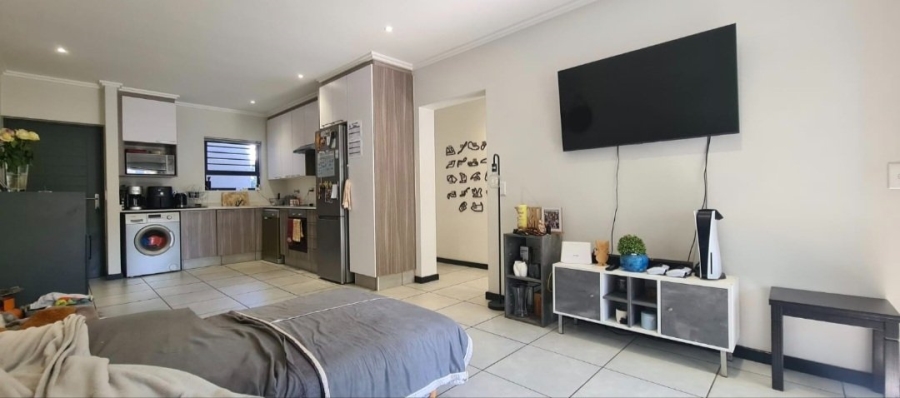 2 Bedroom Property for Sale in Broadacres Gauteng