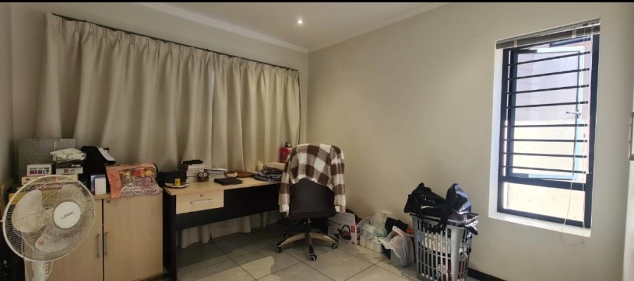 2 Bedroom Property for Sale in Broadacres Gauteng