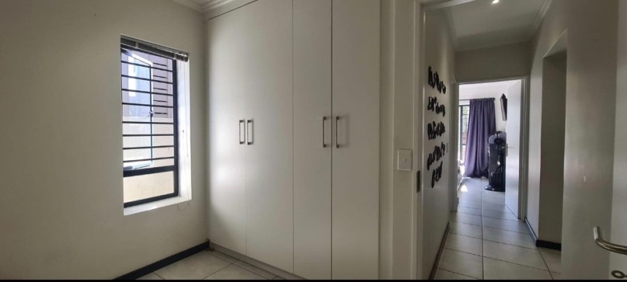 2 Bedroom Property for Sale in Broadacres Gauteng