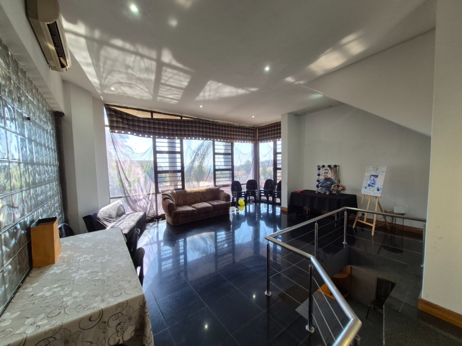 4 Bedroom Property for Sale in Laudium Gauteng