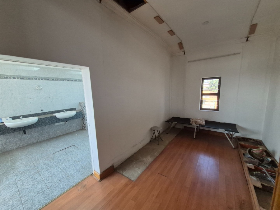 4 Bedroom Property for Sale in Laudium Gauteng