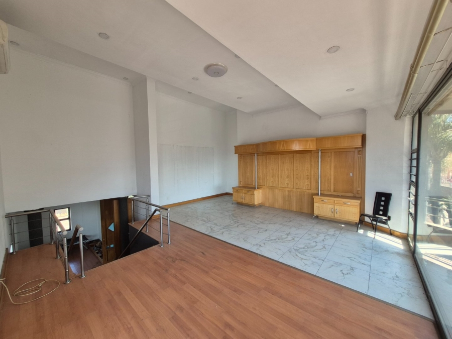 4 Bedroom Property for Sale in Laudium Gauteng