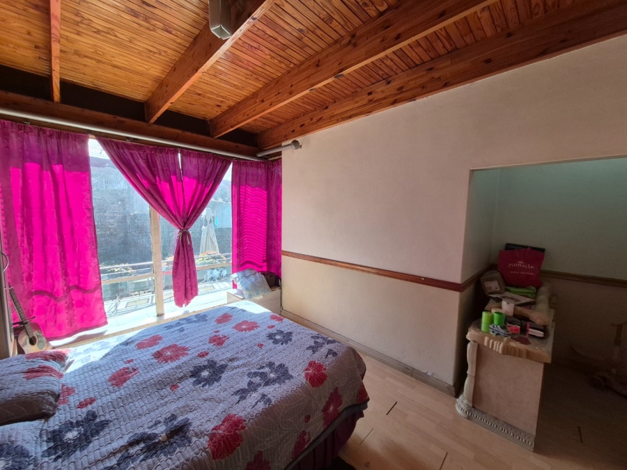 4 Bedroom Property for Sale in Laudium Gauteng