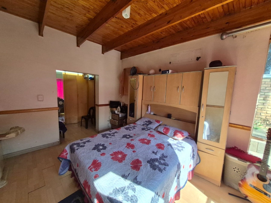 4 Bedroom Property for Sale in Laudium Gauteng