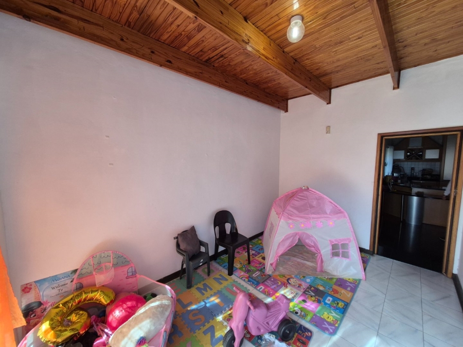 4 Bedroom Property for Sale in Laudium Gauteng