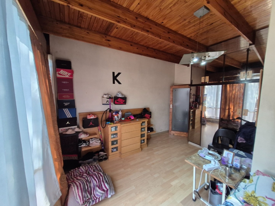 4 Bedroom Property for Sale in Laudium Gauteng